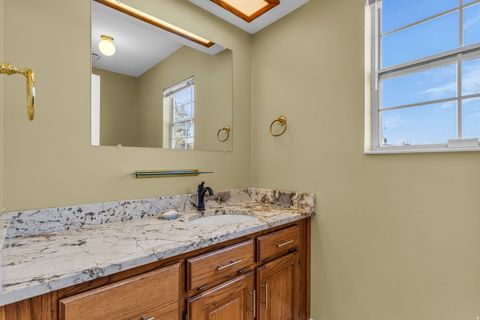 Tiny photo for 517 E HOLSTEIN WAY S, Murray, UT 84107 (MLS # 2134582)