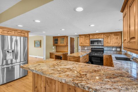 Tiny photo for 517 E HOLSTEIN WAY S, Murray, UT 84107 (MLS # 2134582)