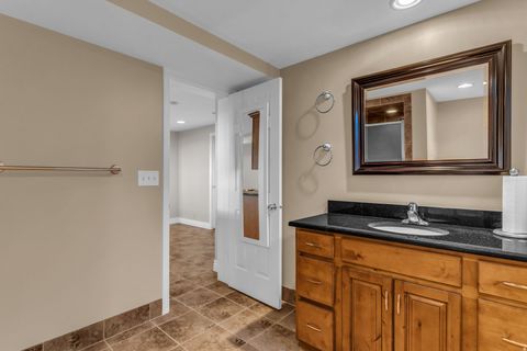 Tiny photo for 517 E HOLSTEIN WAY S, Murray, UT 84107 (MLS # 2134582)