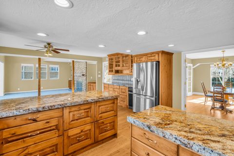 Tiny photo for 517 E HOLSTEIN WAY S, Murray, UT 84107 (MLS # 2134582)