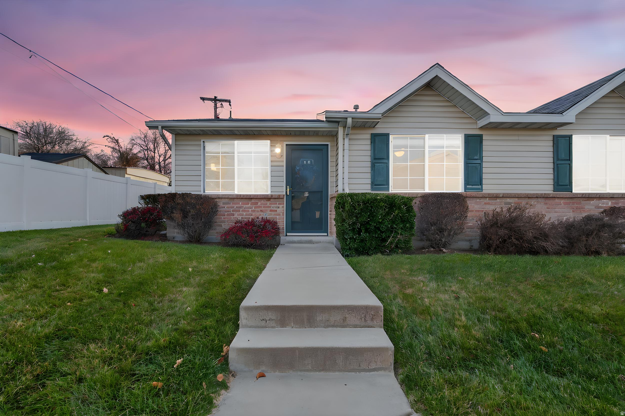 CENTTENIAL PARK - Residential