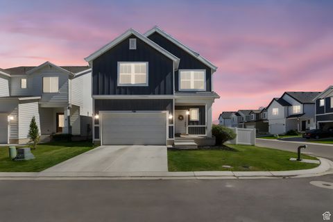 Photo of 748 N 3770 W, Lehi, UT 84048 (MLS # 2113897) Photo of 748 N 3770 W, Lehi, UT 84048 (MLS # 2113897)