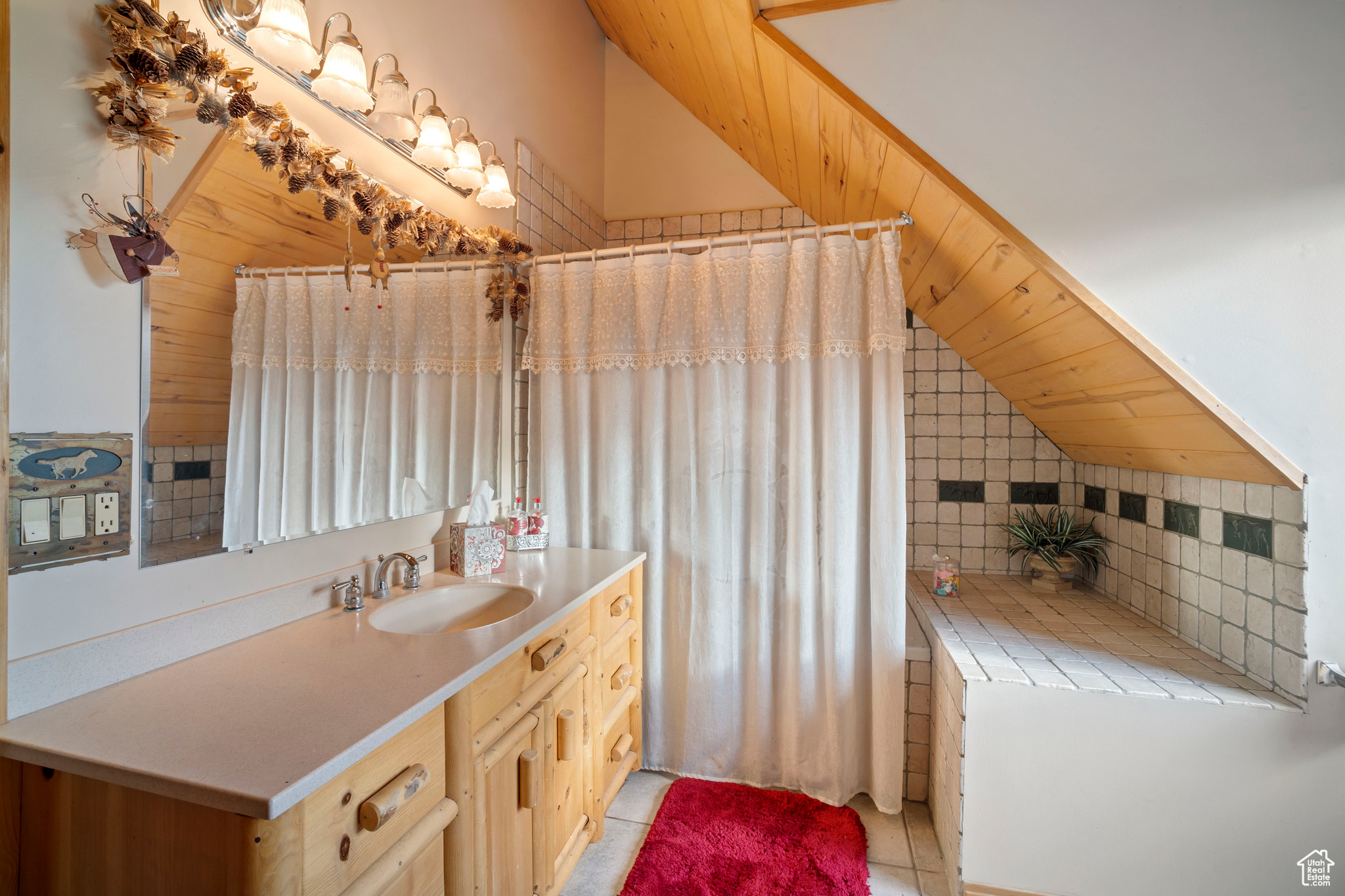 HIGH COUNTRY ESTATES - Residential