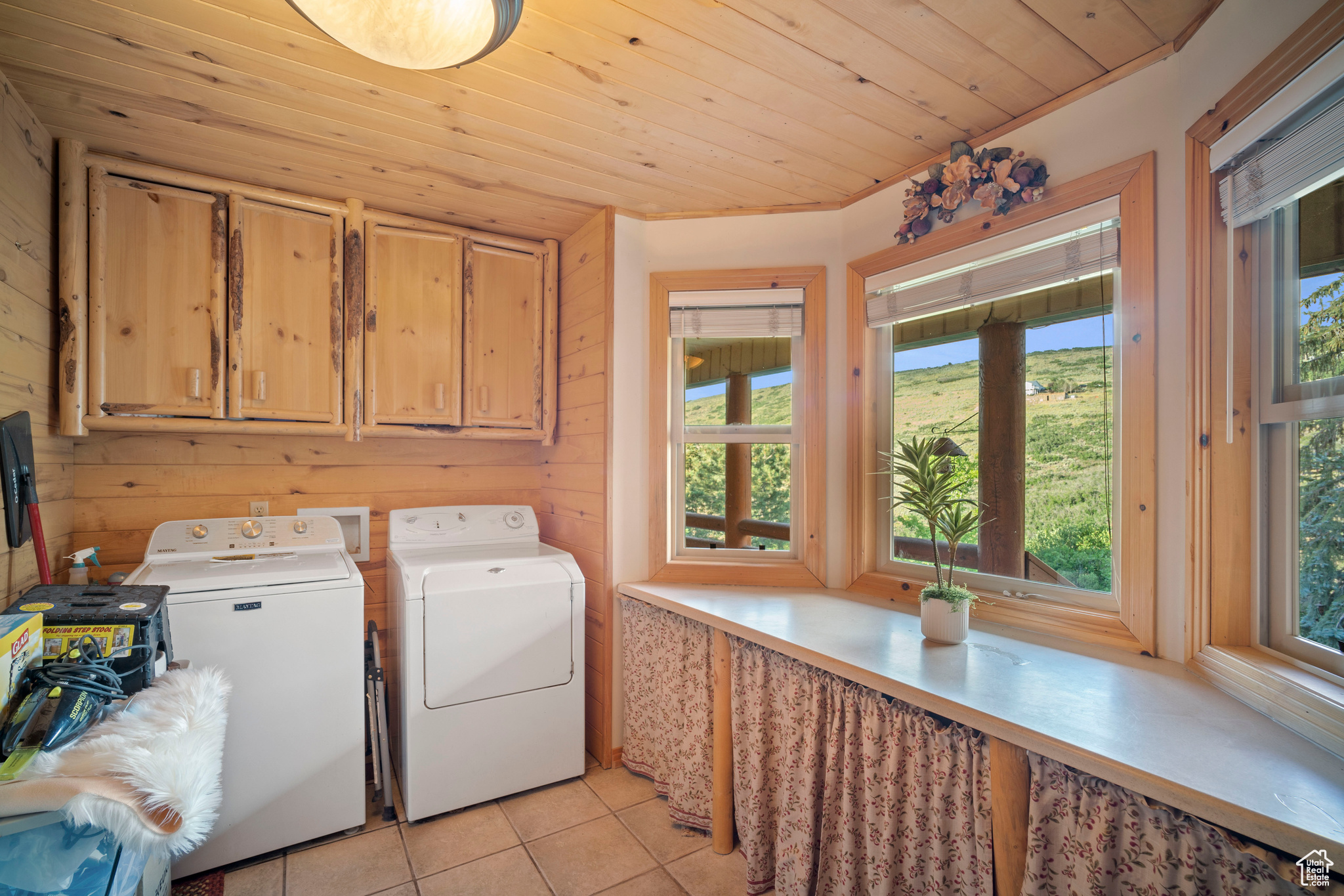 HIGH COUNTRY ESTATES - Residential