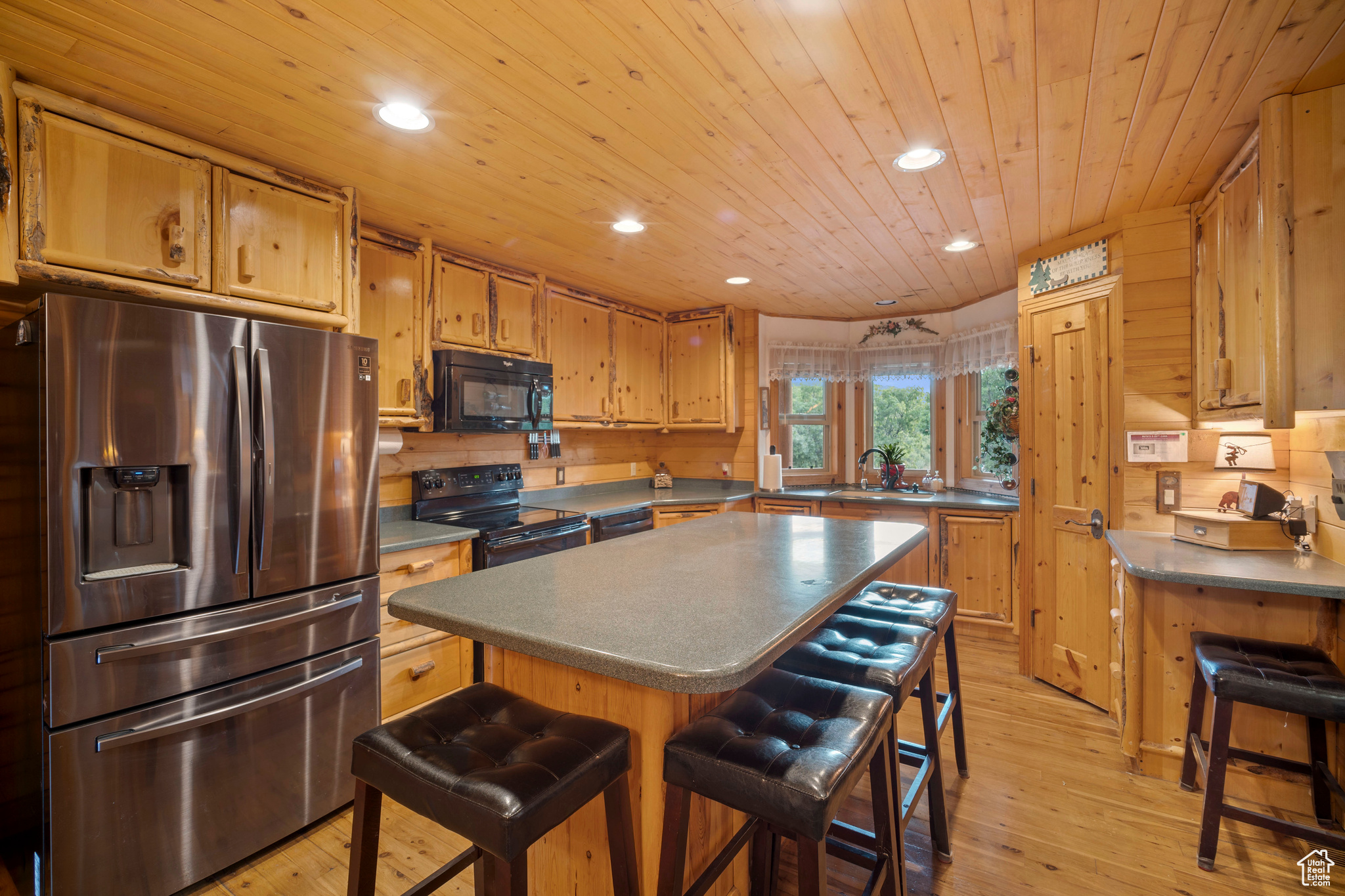 HIGH COUNTRY ESTATES - Residential