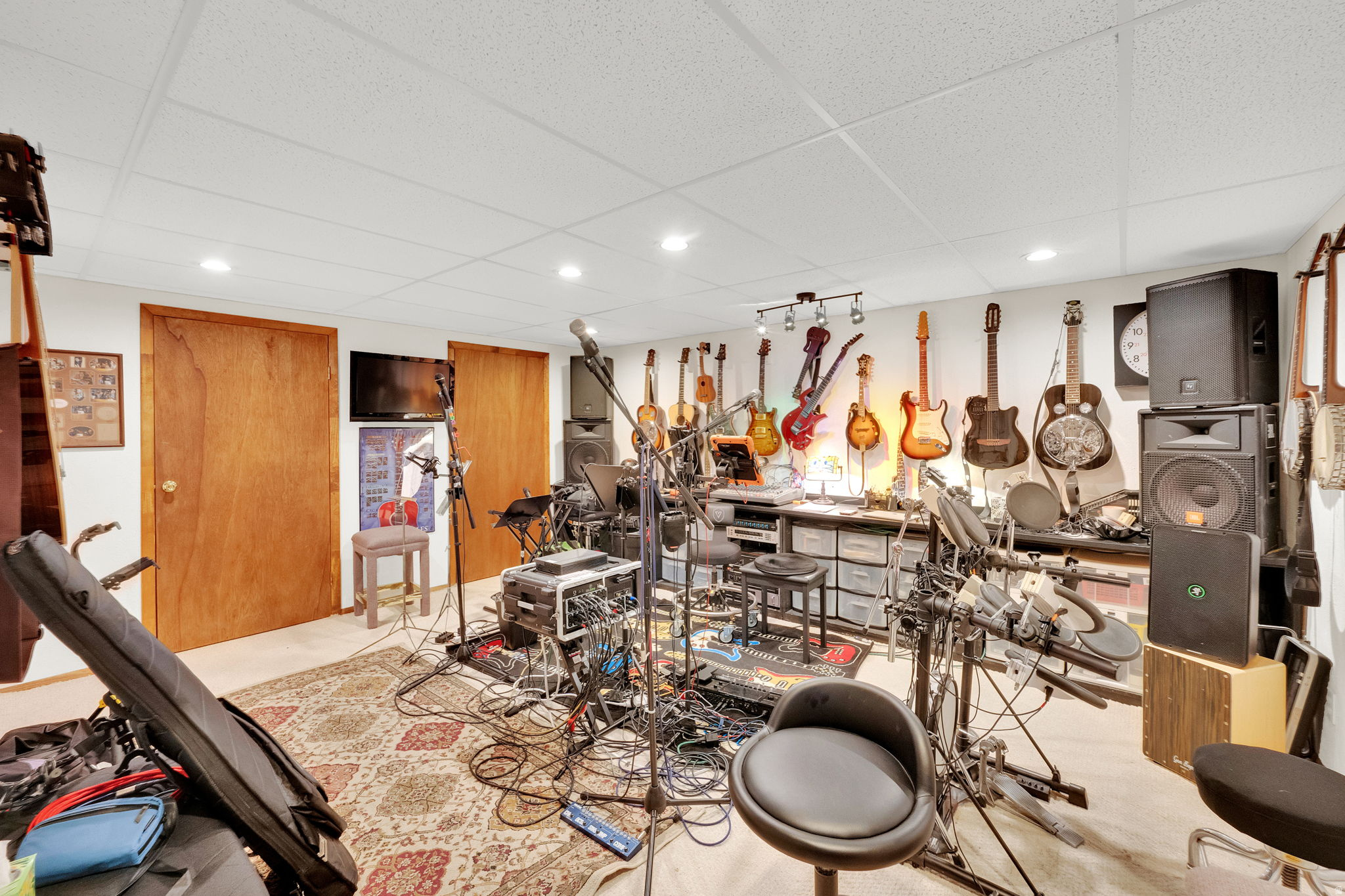 HOLMES ESTATES - Residential