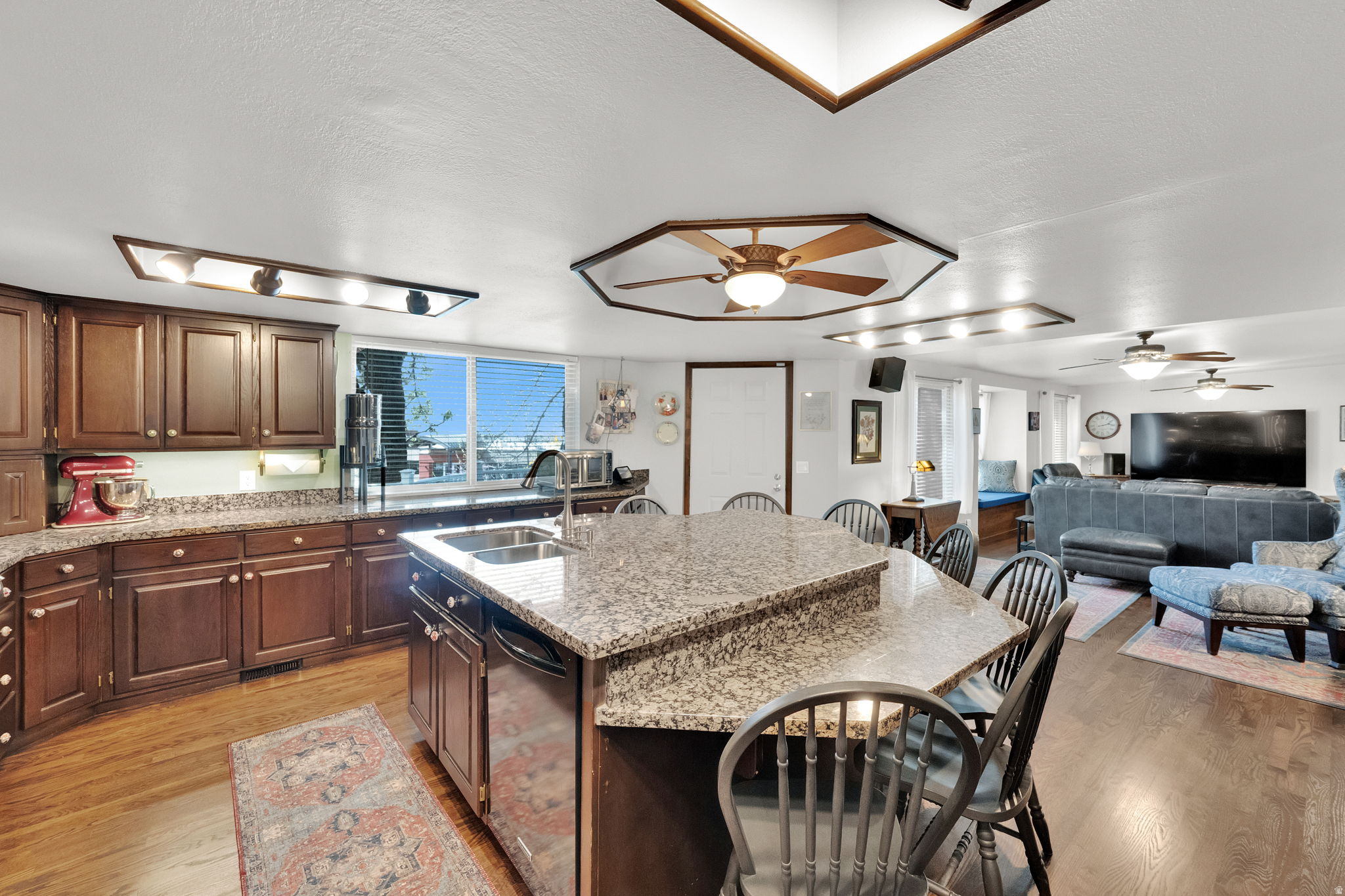 HOLMES ESTATES - Residential