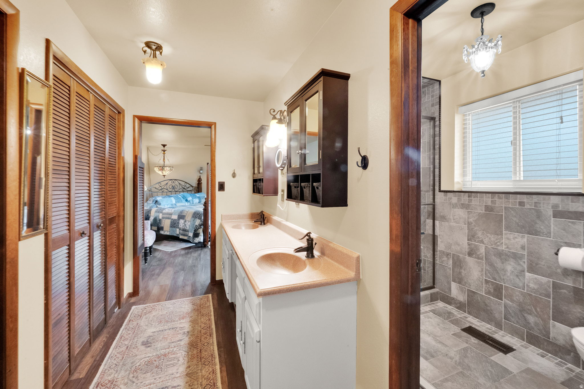 HOLMES ESTATES - Residential