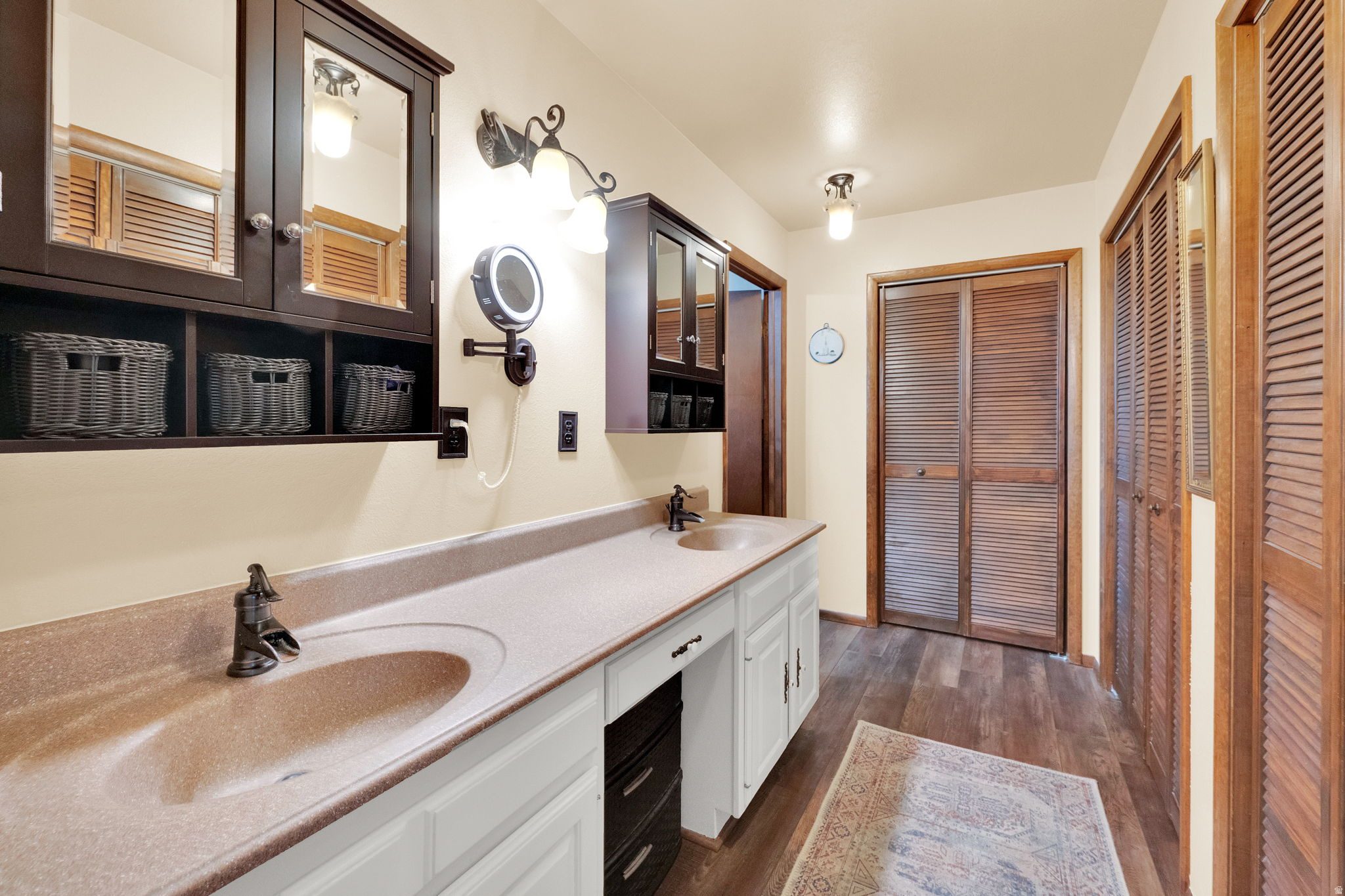 HOLMES ESTATES - Residential