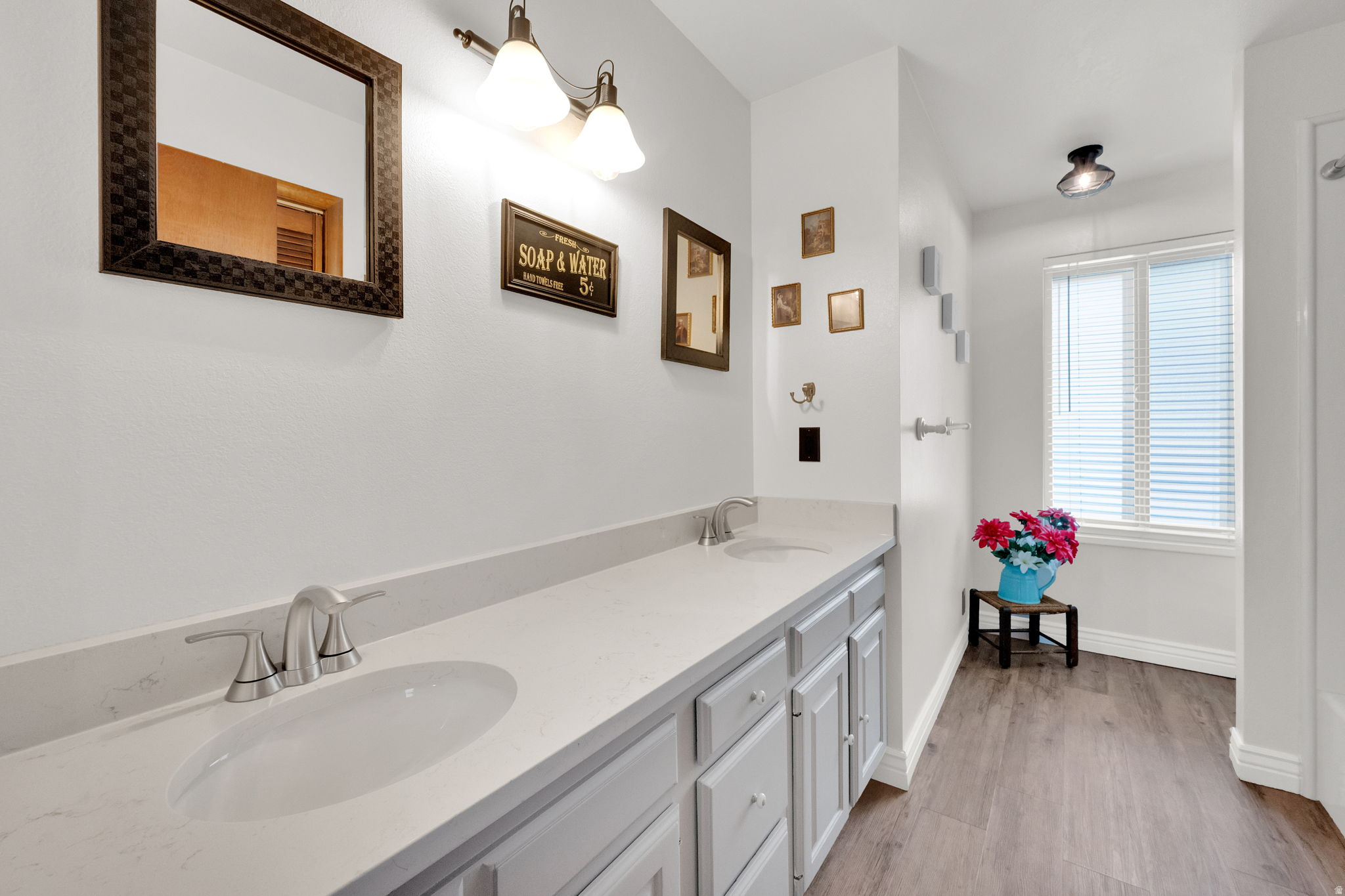 HOLMES ESTATES - Residential