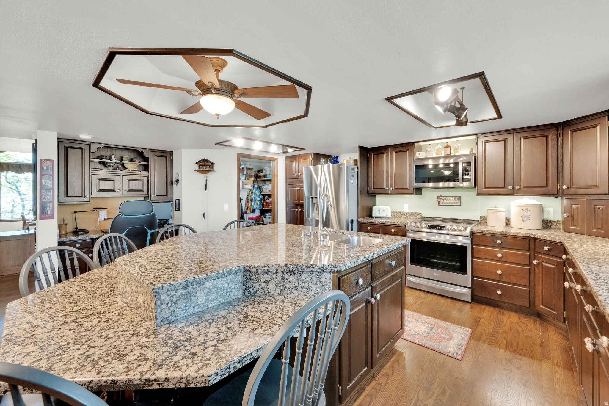 HOLMES ESTATES - Residential