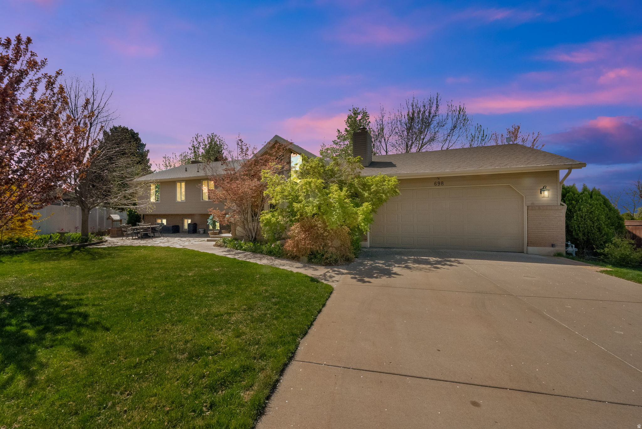 HOLMES ESTATES - Residential