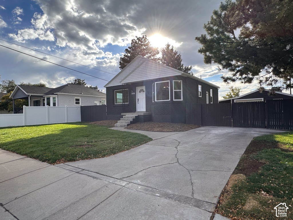 Photo of 3310 S 3130 E, Millcreek, UT 84109 (MLS # 2190613)