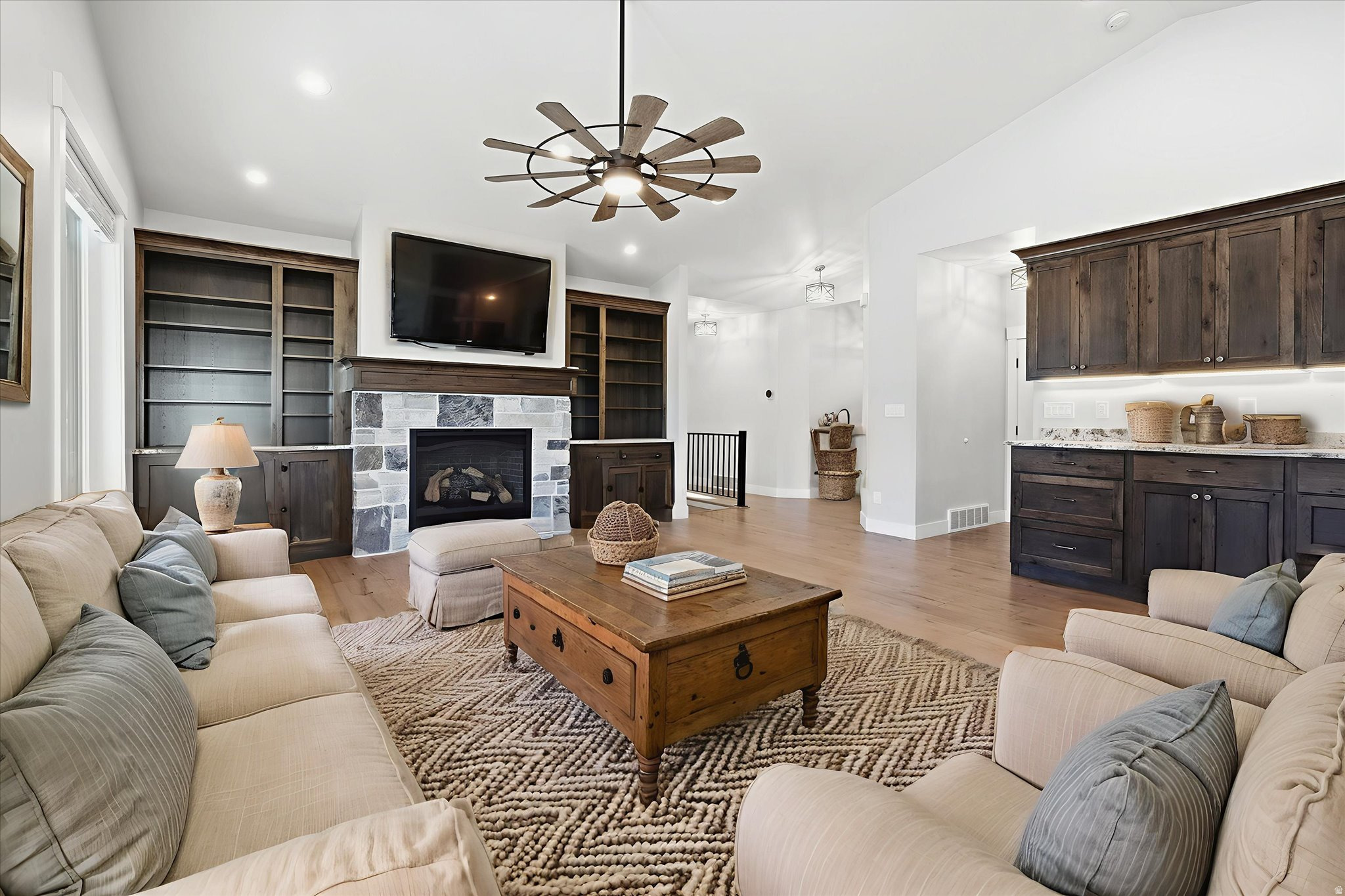 MAPLE SPRINGS - Residential