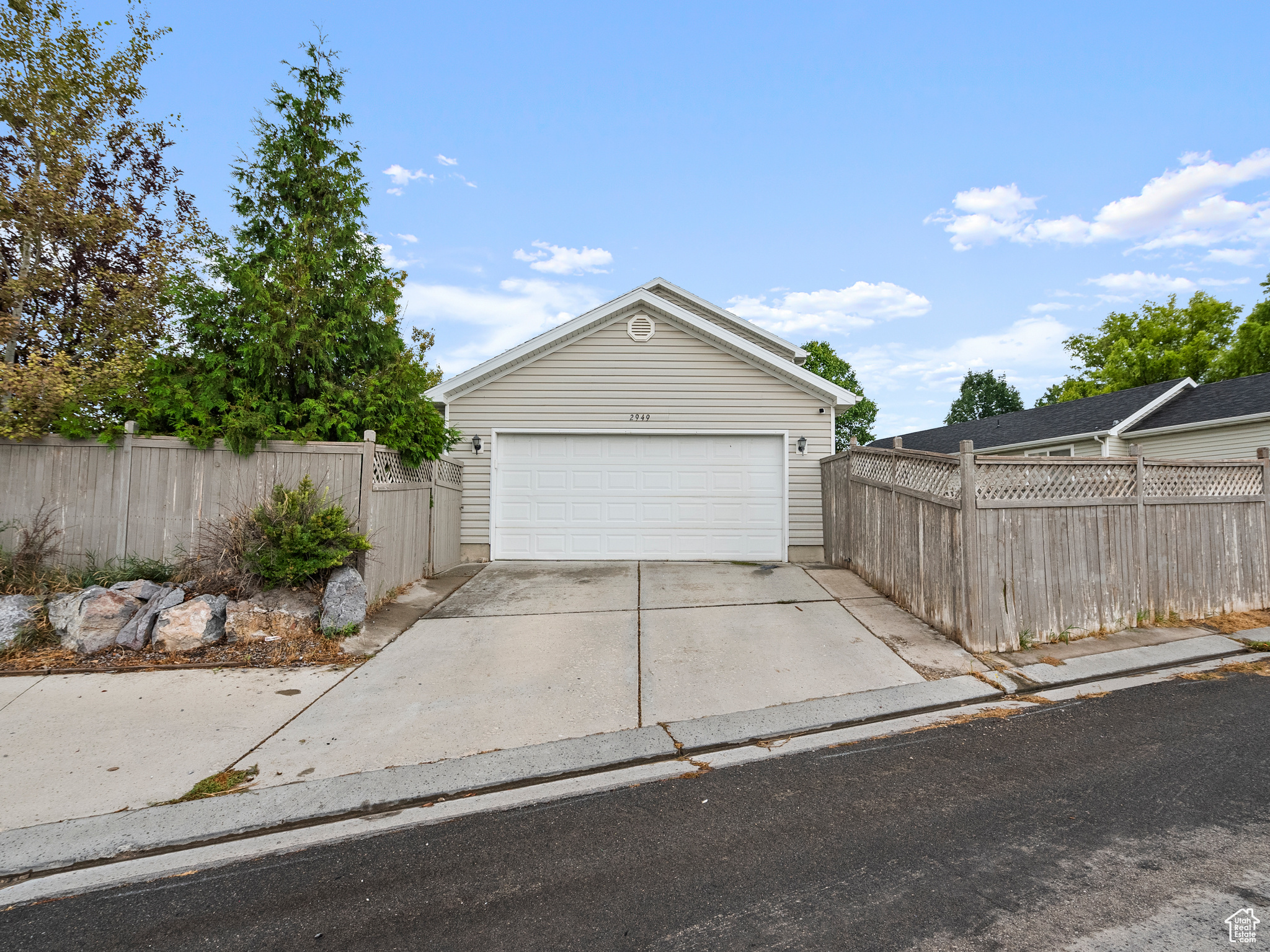 ASH POINT AT SADDLE ROCK RANCH - Residential