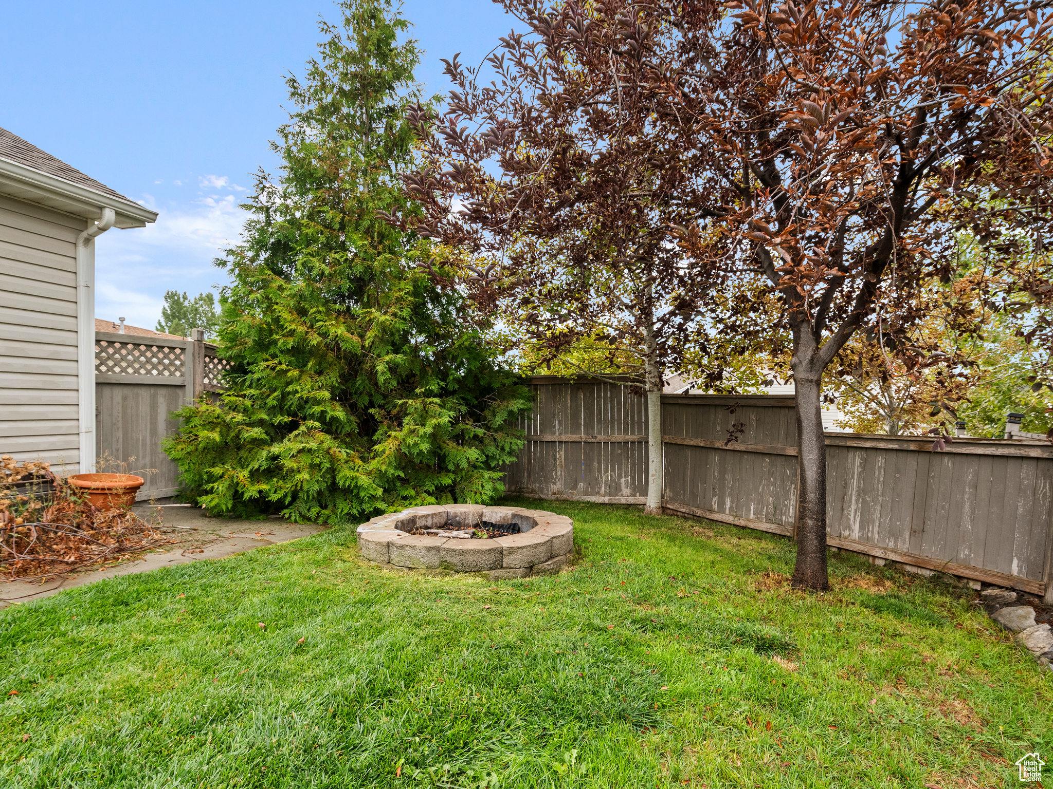 ASH POINT AT SADDLE ROCK RANCH - Residential