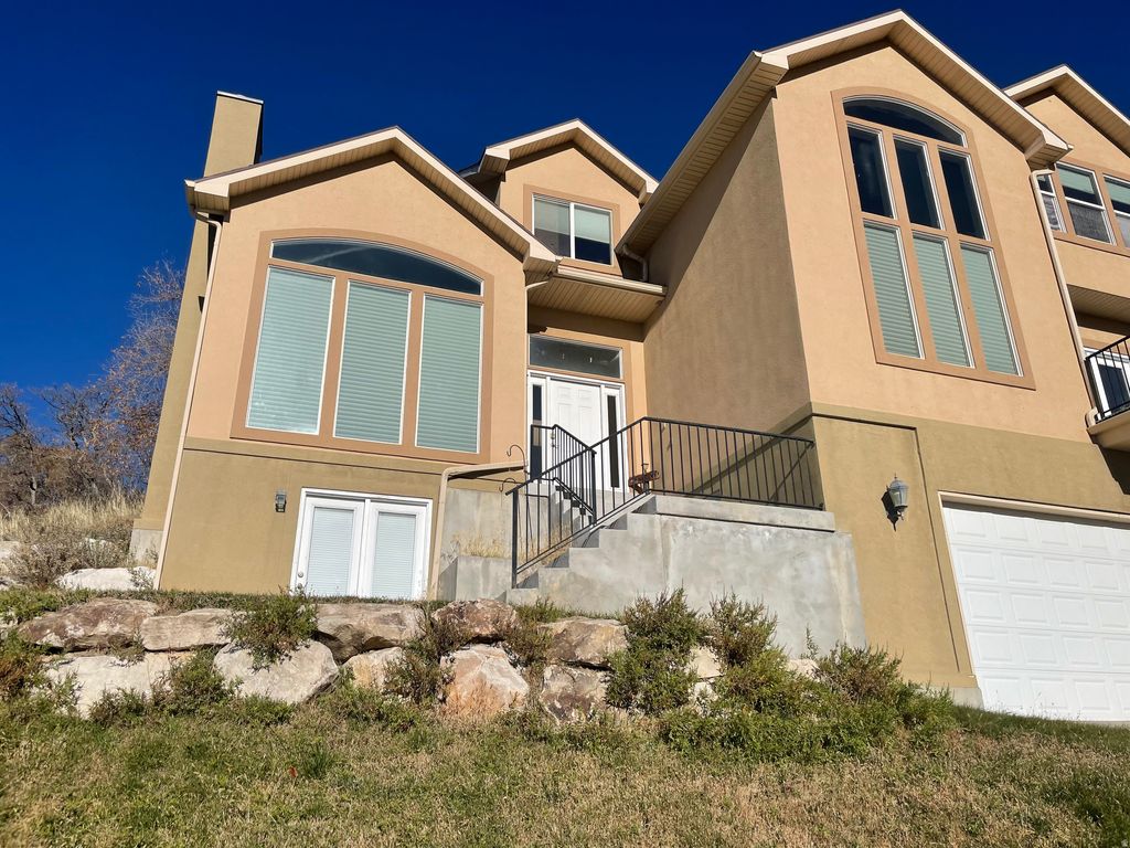 Photo of 937 WINDSOR LN, Bountiful, UT 84010 (MLS # 2122830)