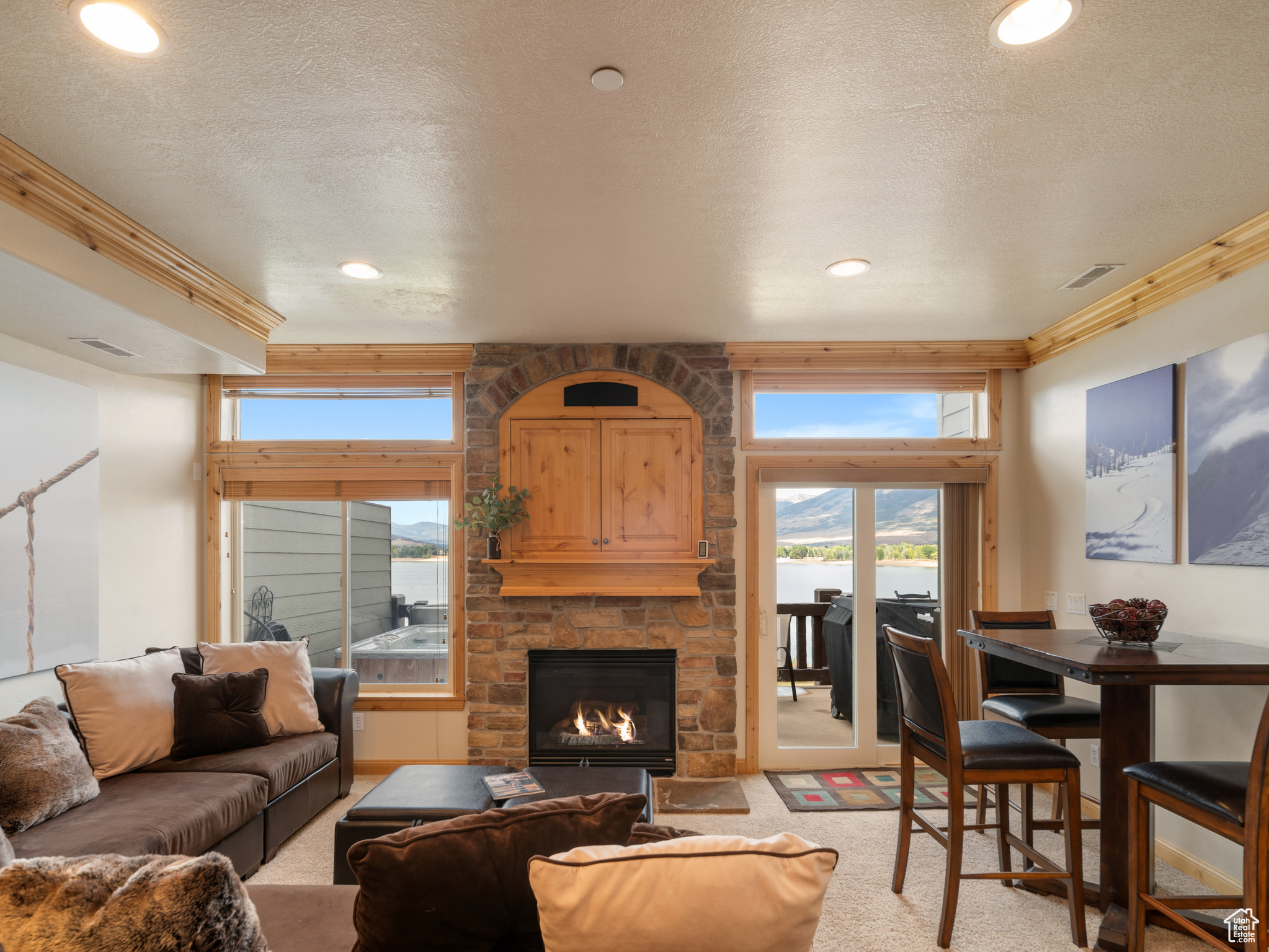 LAKESIDE VILLAGE - Residential