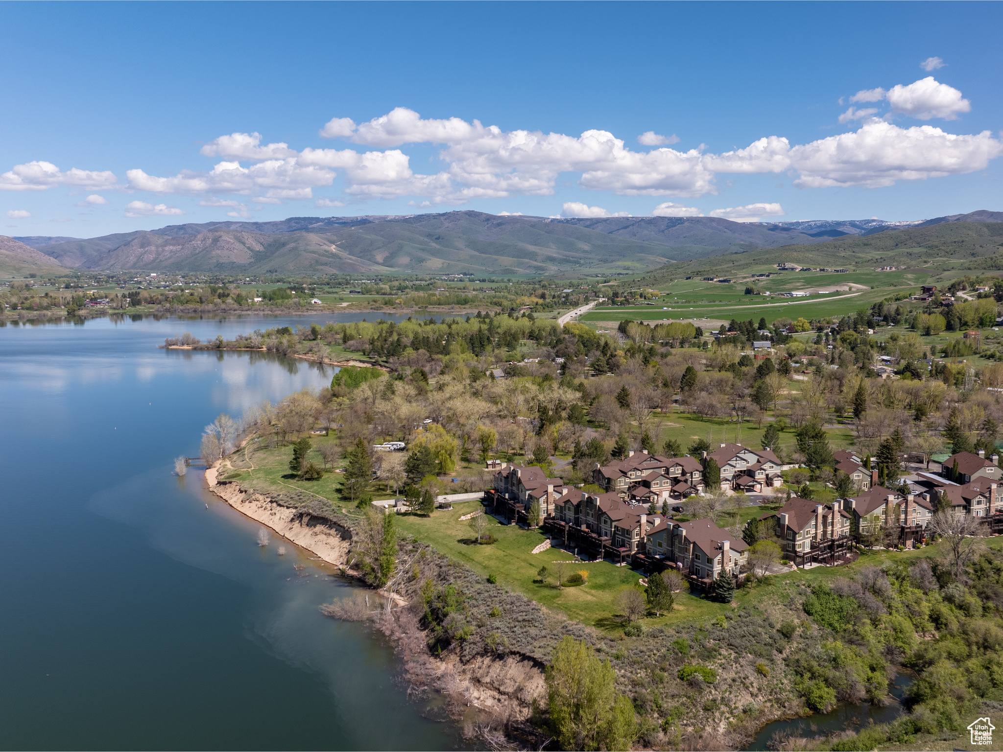LAKESIDE VILLAGE - Residential