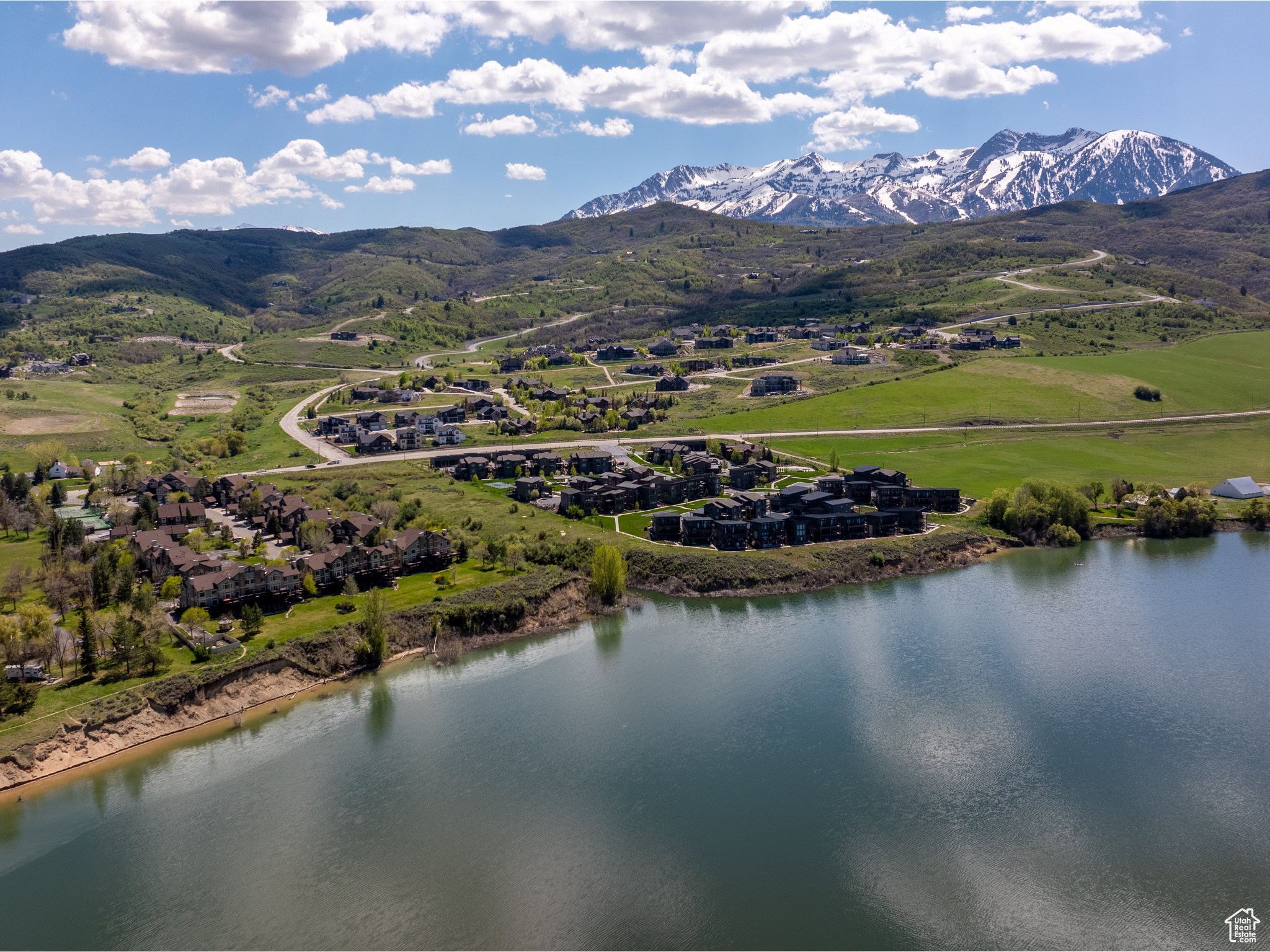 LAKESIDE VILLAGE - Residential