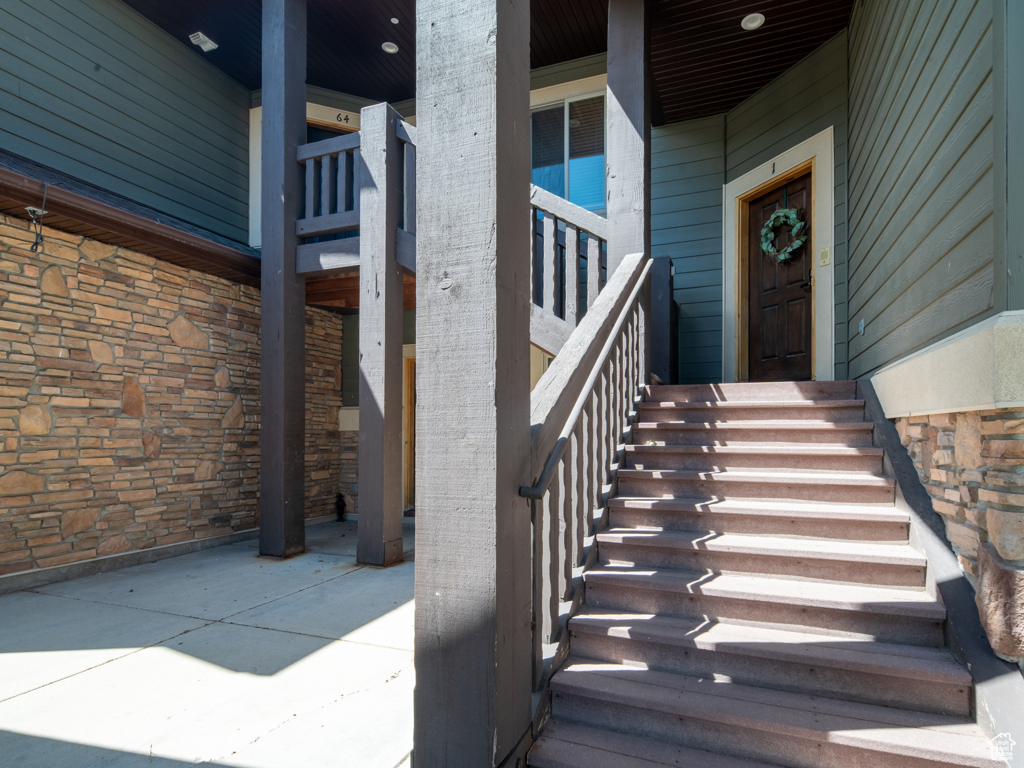 LAKESIDE VILLAGE - Residential