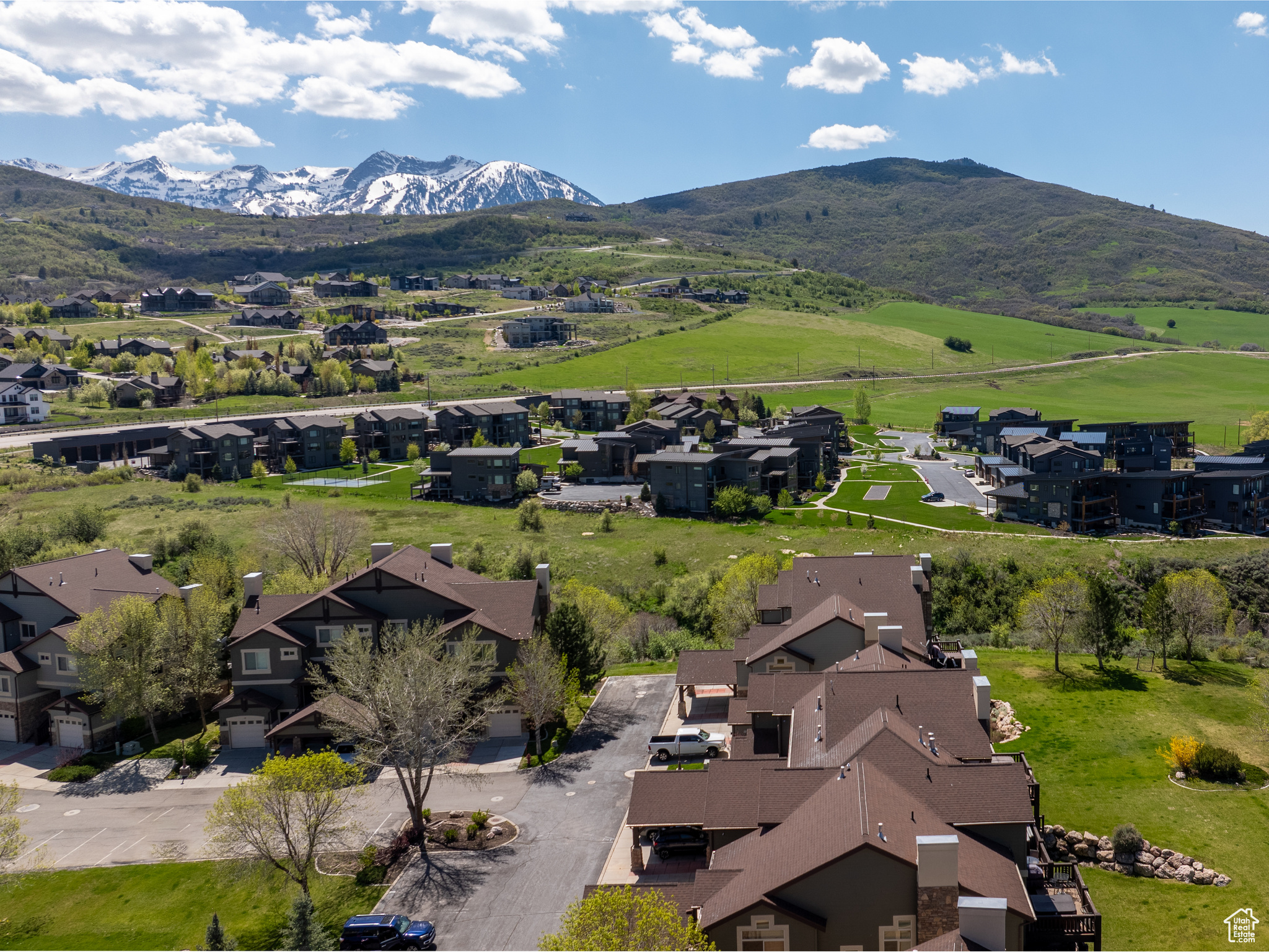 LAKESIDE VILLAGE - Residential