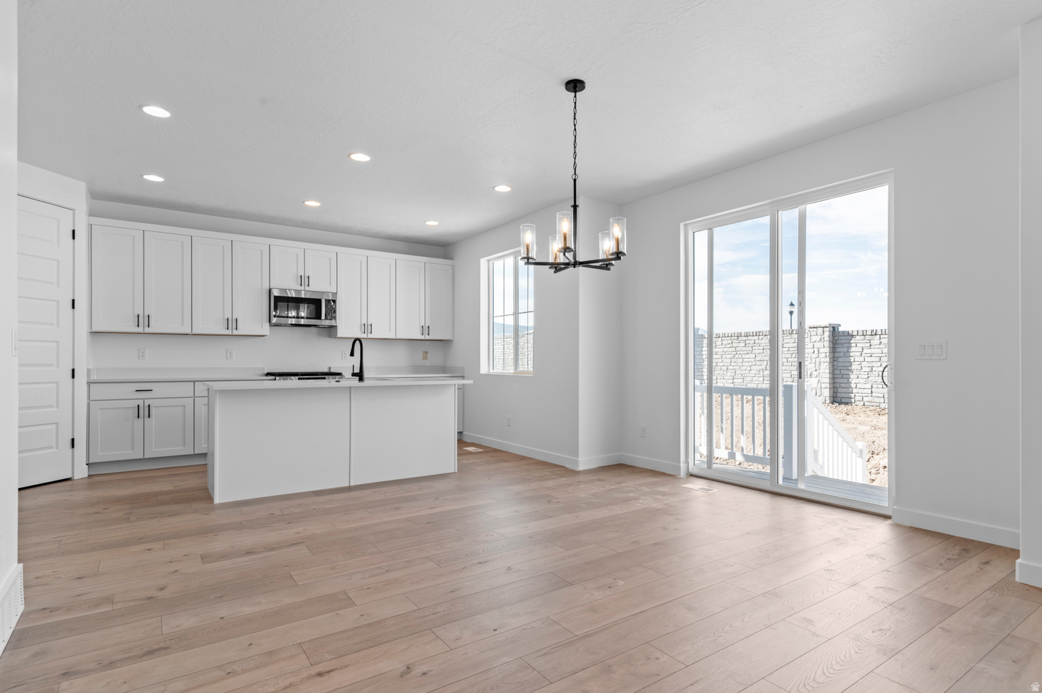 HIDDEN OAKS COLLECTION 605 - Residential