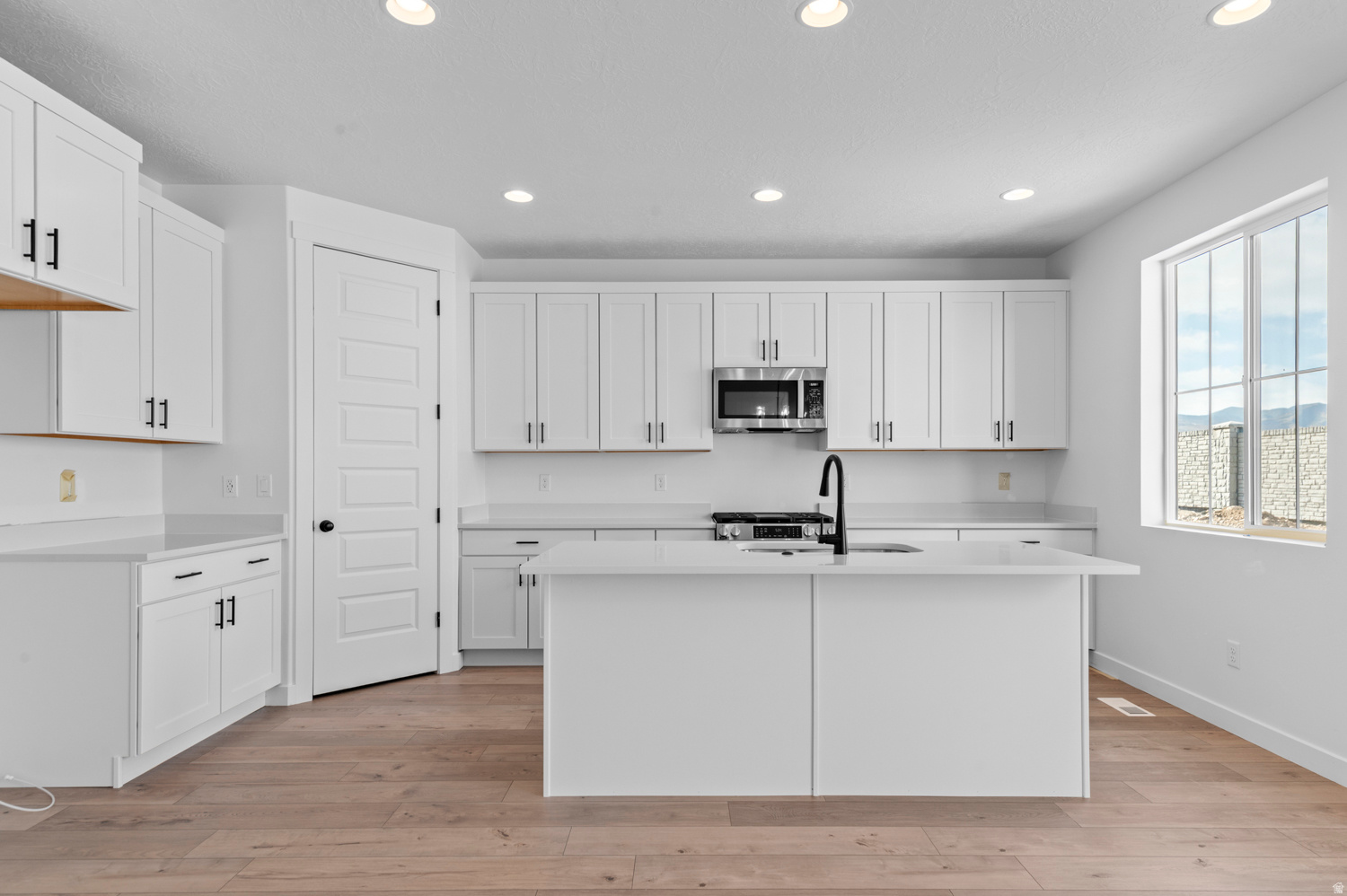 HIDDEN OAKS COLLECTION 605 - Residential