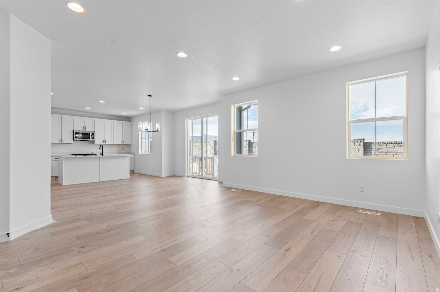 HIDDEN OAKS COLLECTION 605 - Residential