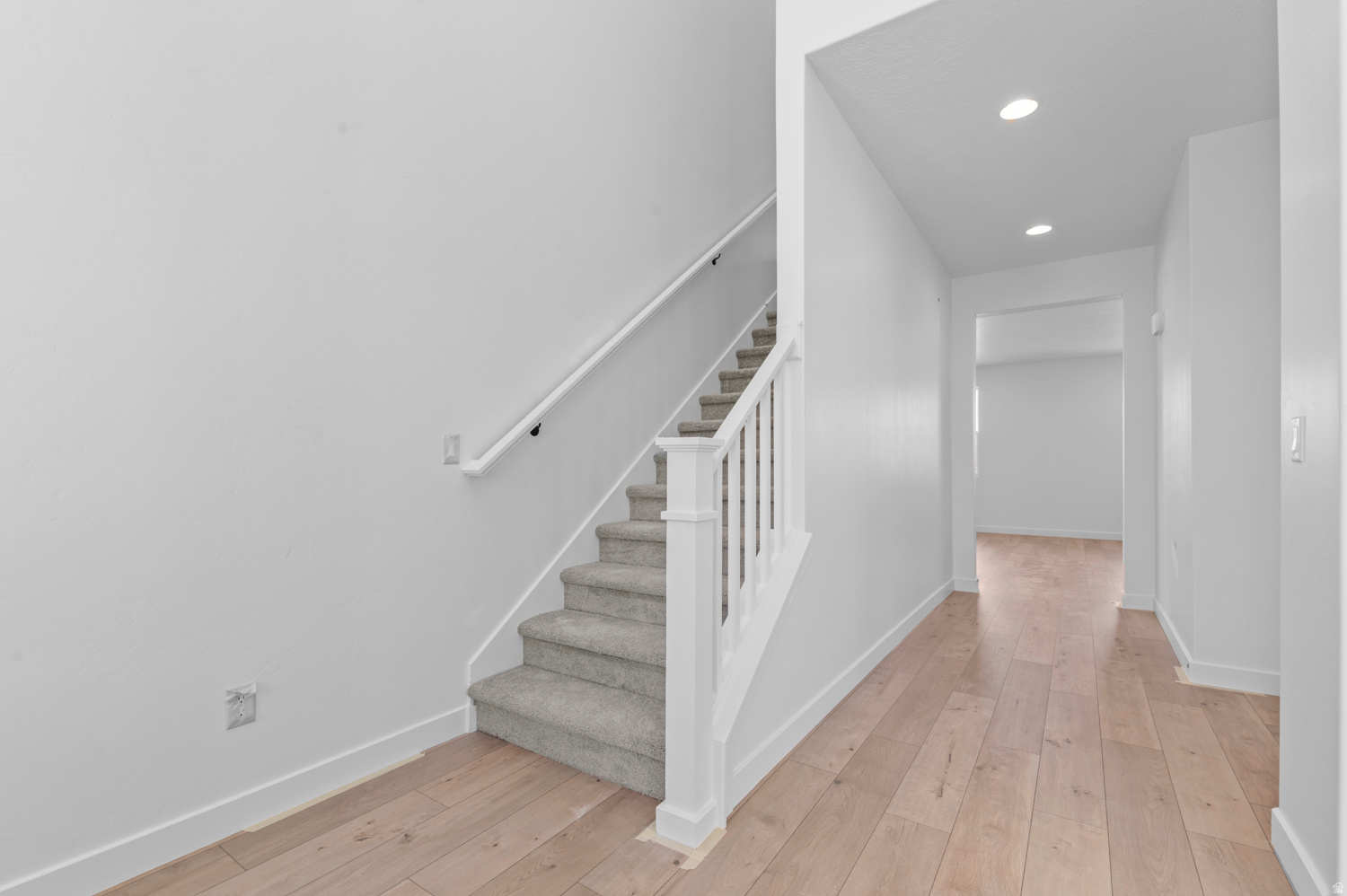 HIDDEN OAKS COLLECTION 605 - Residential