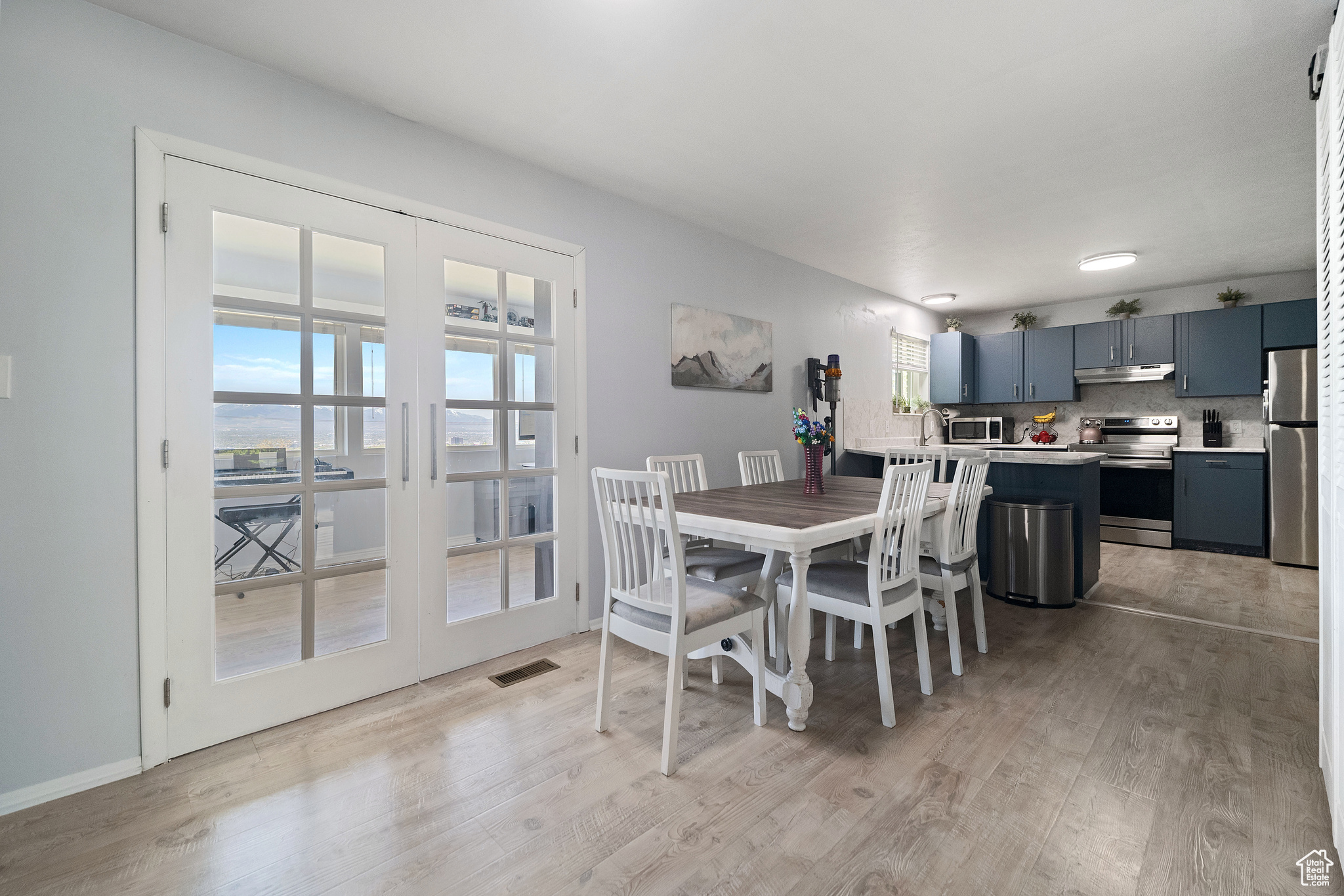 9968 S Blossom Dr, Sandy, Utah image 3