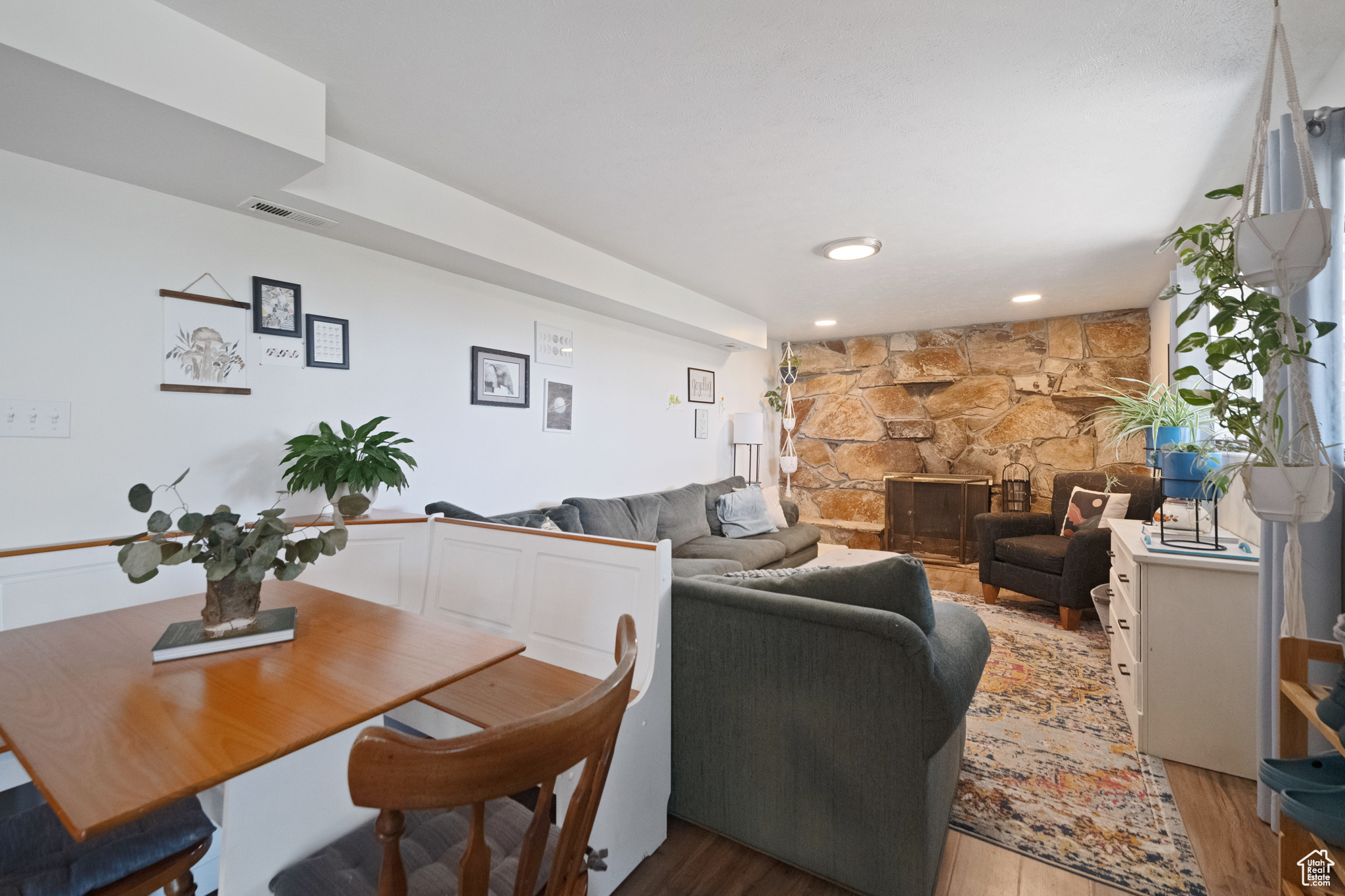 9968 S Blossom Dr, Sandy, Utah image 14