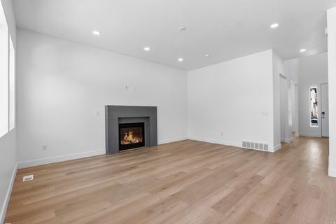 Tiny photo for 36 S CRIMSON WAY #305, Mapleton, UT 84664 (MLS # 2158967)