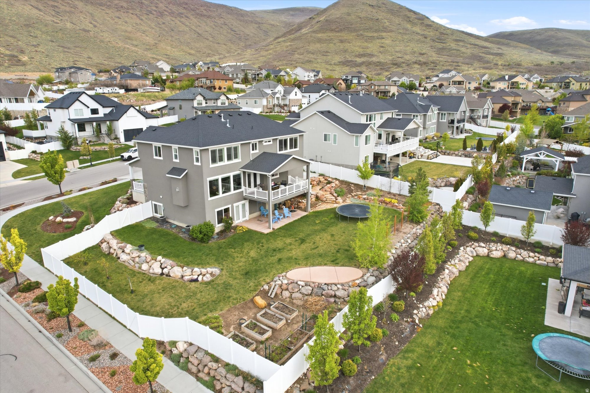 THE RIDGE - Residential