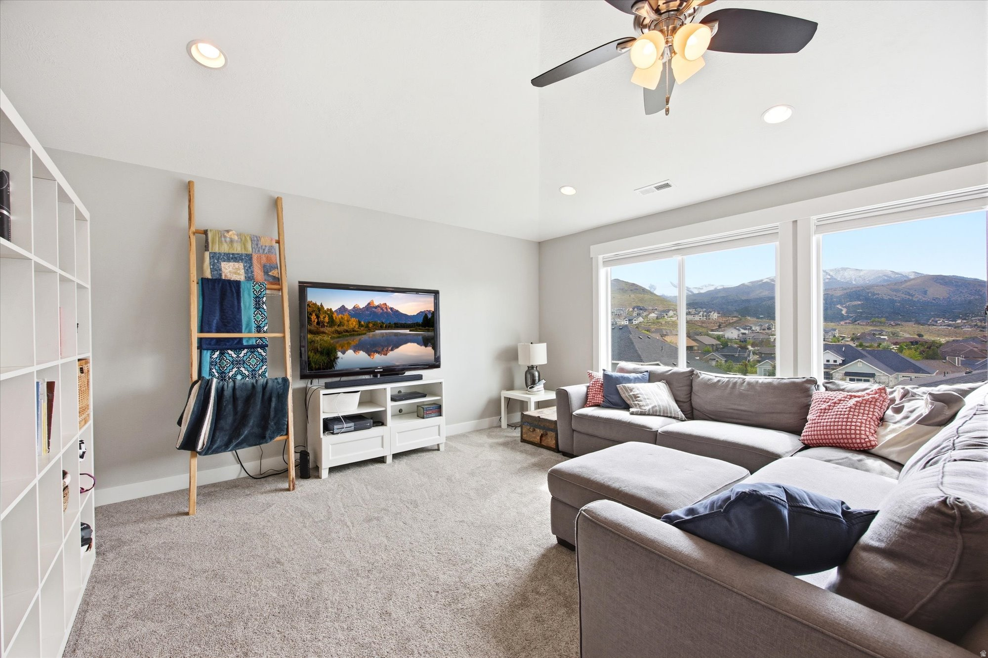 THE RIDGE - Residential