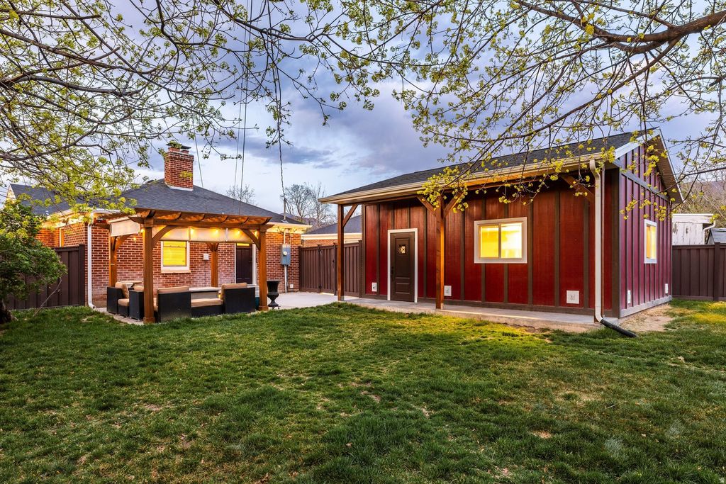 Photo of 2008 E STRATFORD DR, Salt Lake City, UT 84109 (MLS # 2146435)