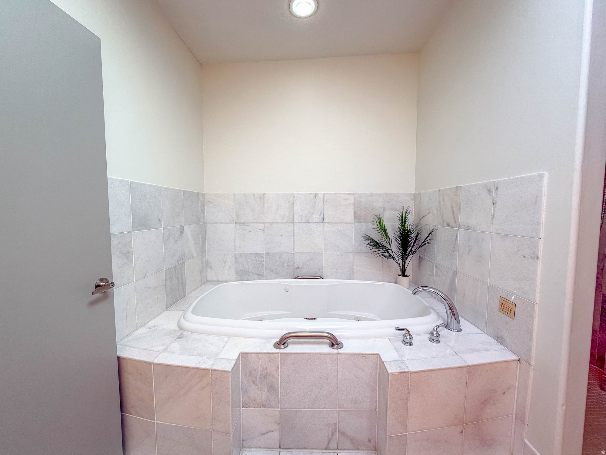 AMIRA AT GREEN VALLEY - Residential