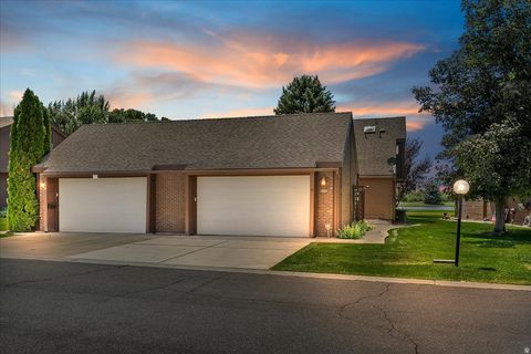Photo of 307 WILLOW WAY, Pleasant View, UT 84414 (MLS # 2120876)