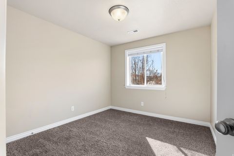 Tiny photo for 24 W APPLE SEED LN, Santaquin, UT 84655 (MLS # 2134261)