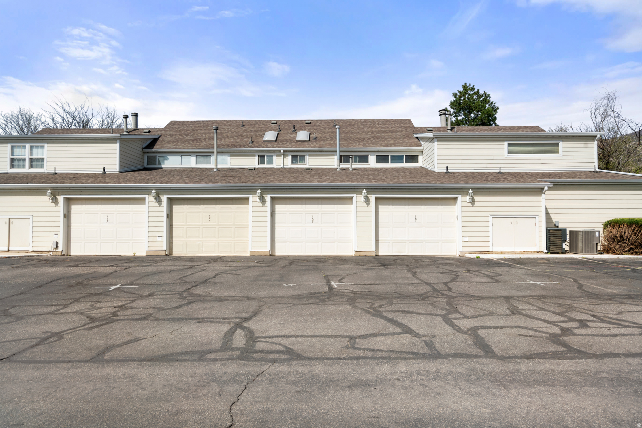 PHEASANTBROOK - Residential