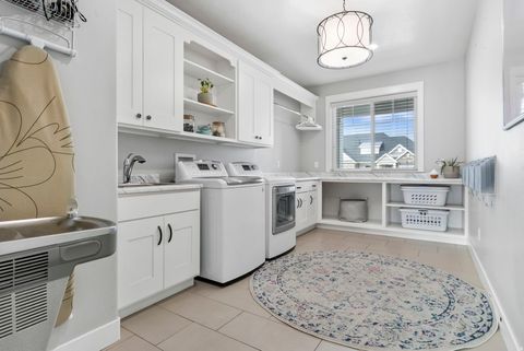 Tiny photo for 436 E 1220 S, Salem, UT 84653 (MLS # 2125706)