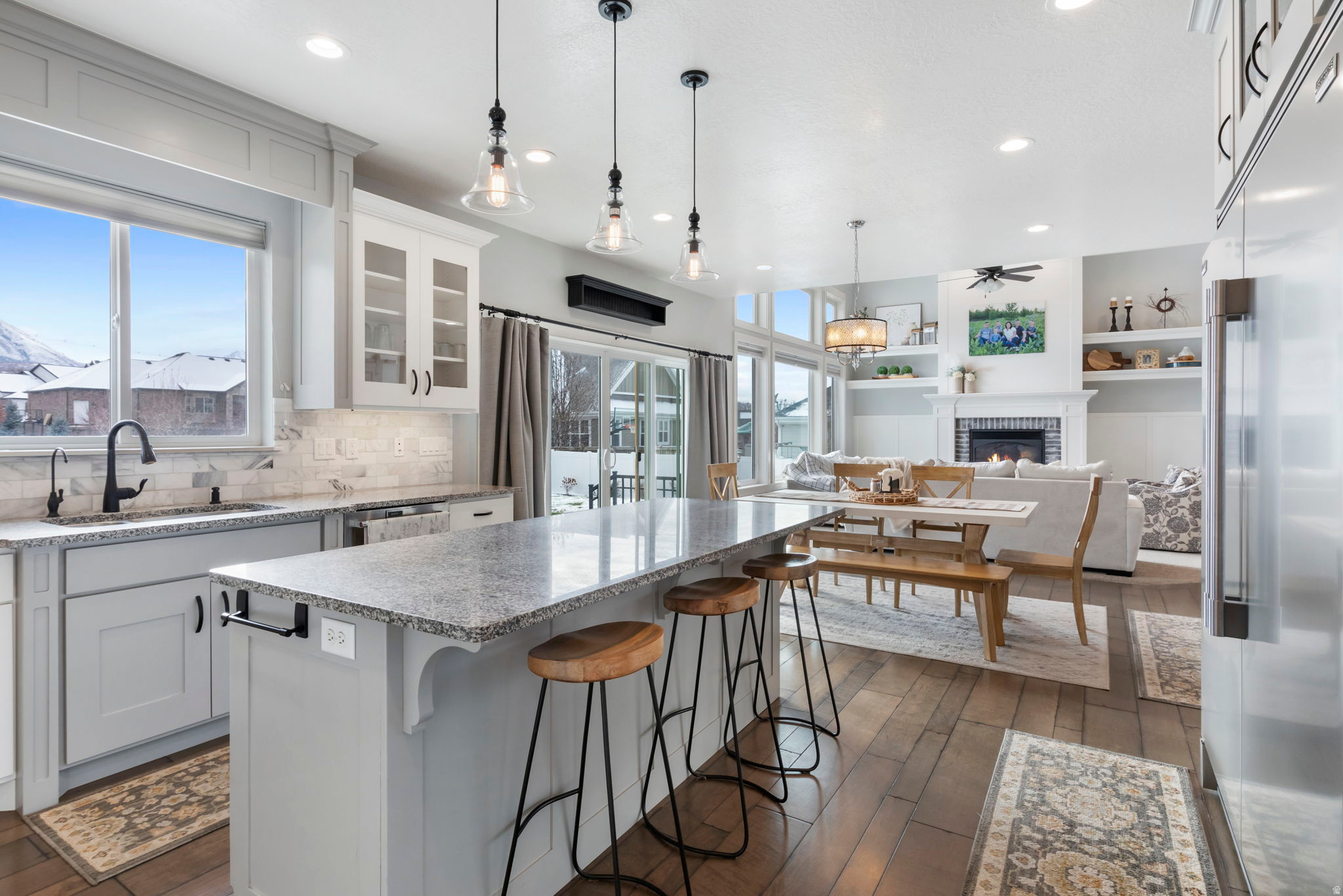 MOUNTAIN VIEW - Residential