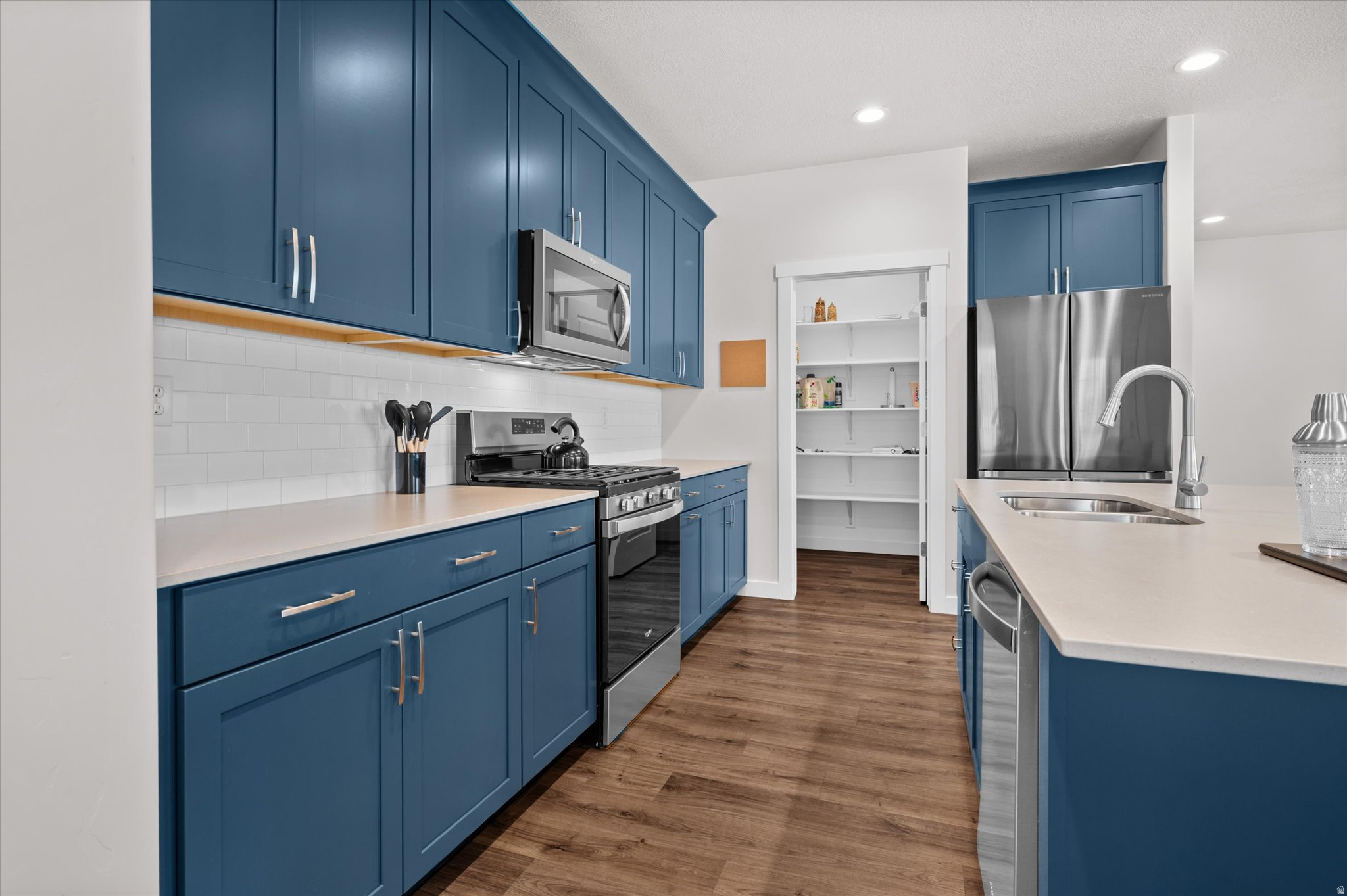 BLUFF VIEW - Residential