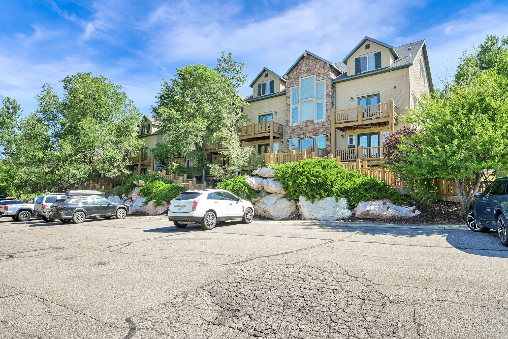 MOOSE HOLLOW - Residential