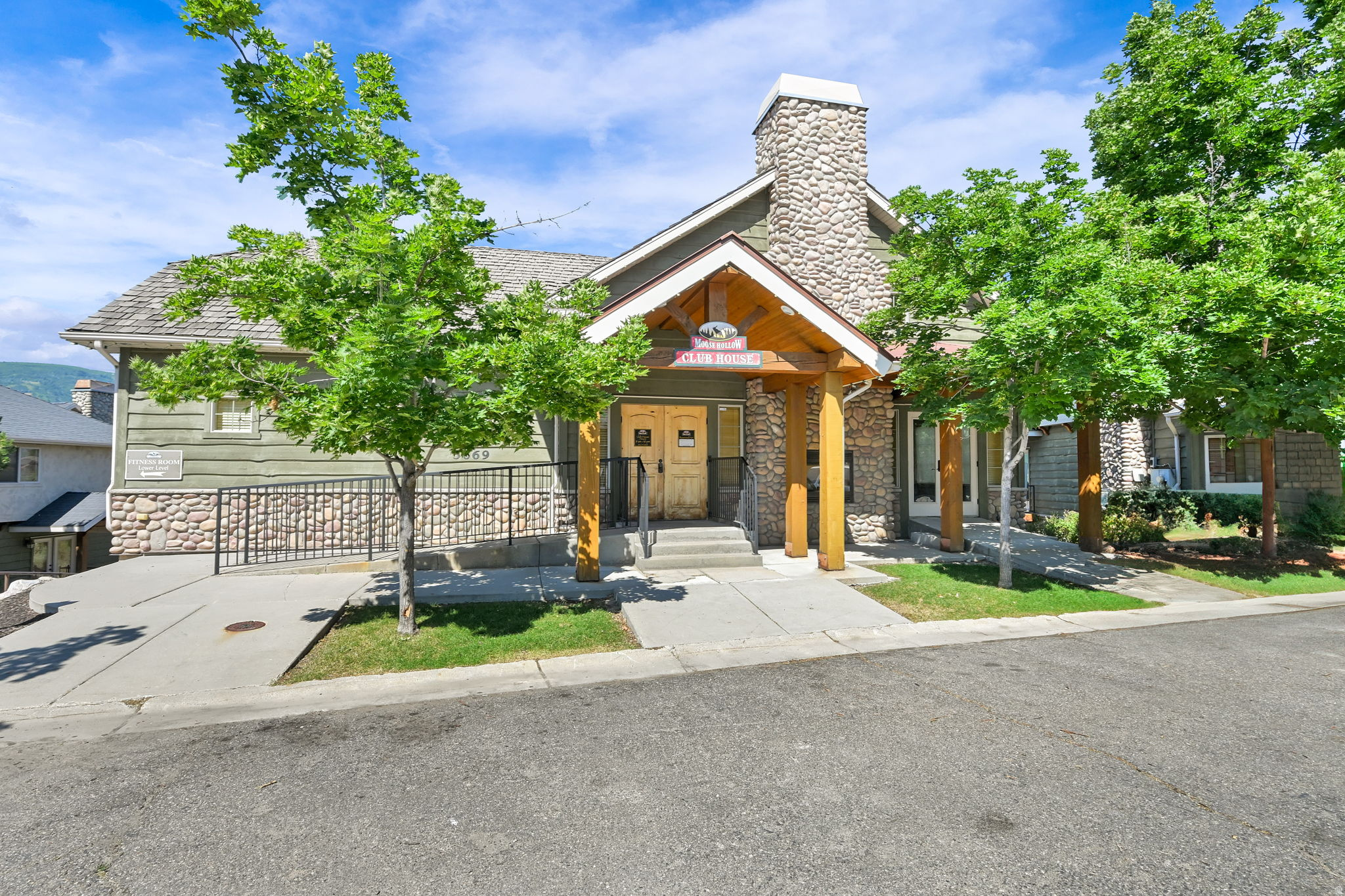 MOOSE HOLLOW - Residential