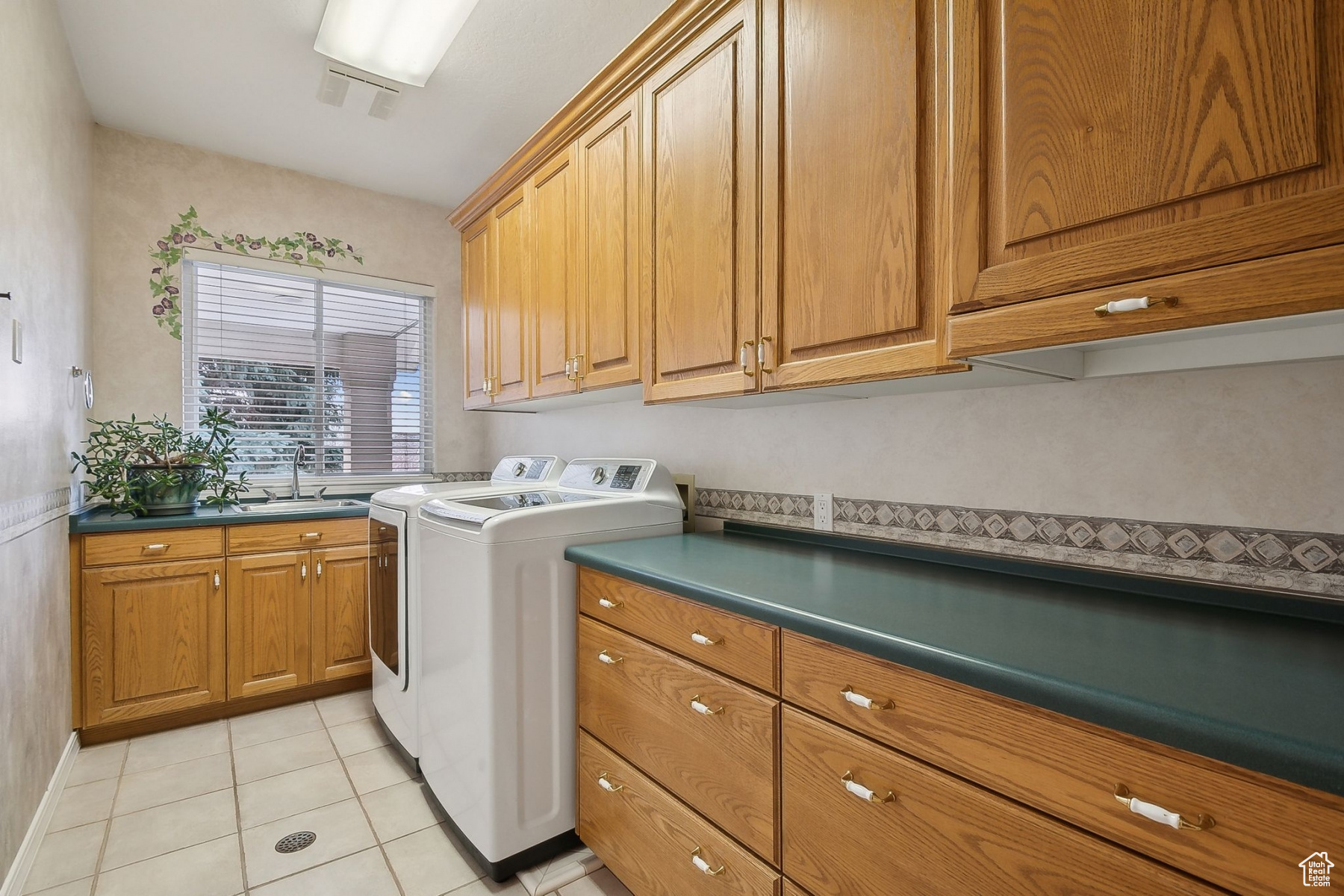 11833 S Hidden Canyon Ln, Sandy, Utah image 47