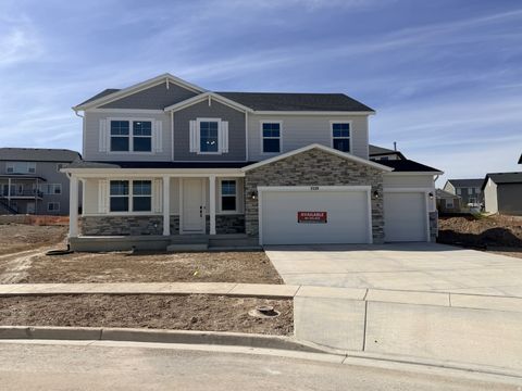 Photo of 3329 ZIGZAG HERON DR S #802, Saratoga Springs, UT 84045 (MLS # 2148964)