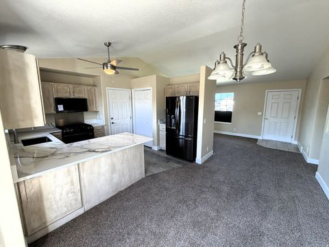 Tiny photo for 2959 S SUNOAK CIR, West Valley City, UT 84128 (MLS # 2141888)