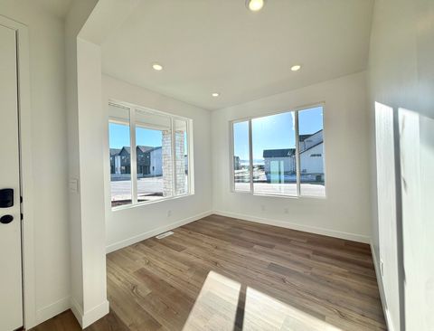 Tiny photo for 2989 N LONE PINE ST #633, Eagle Mountain, UT 84005 (MLS # 2133032)