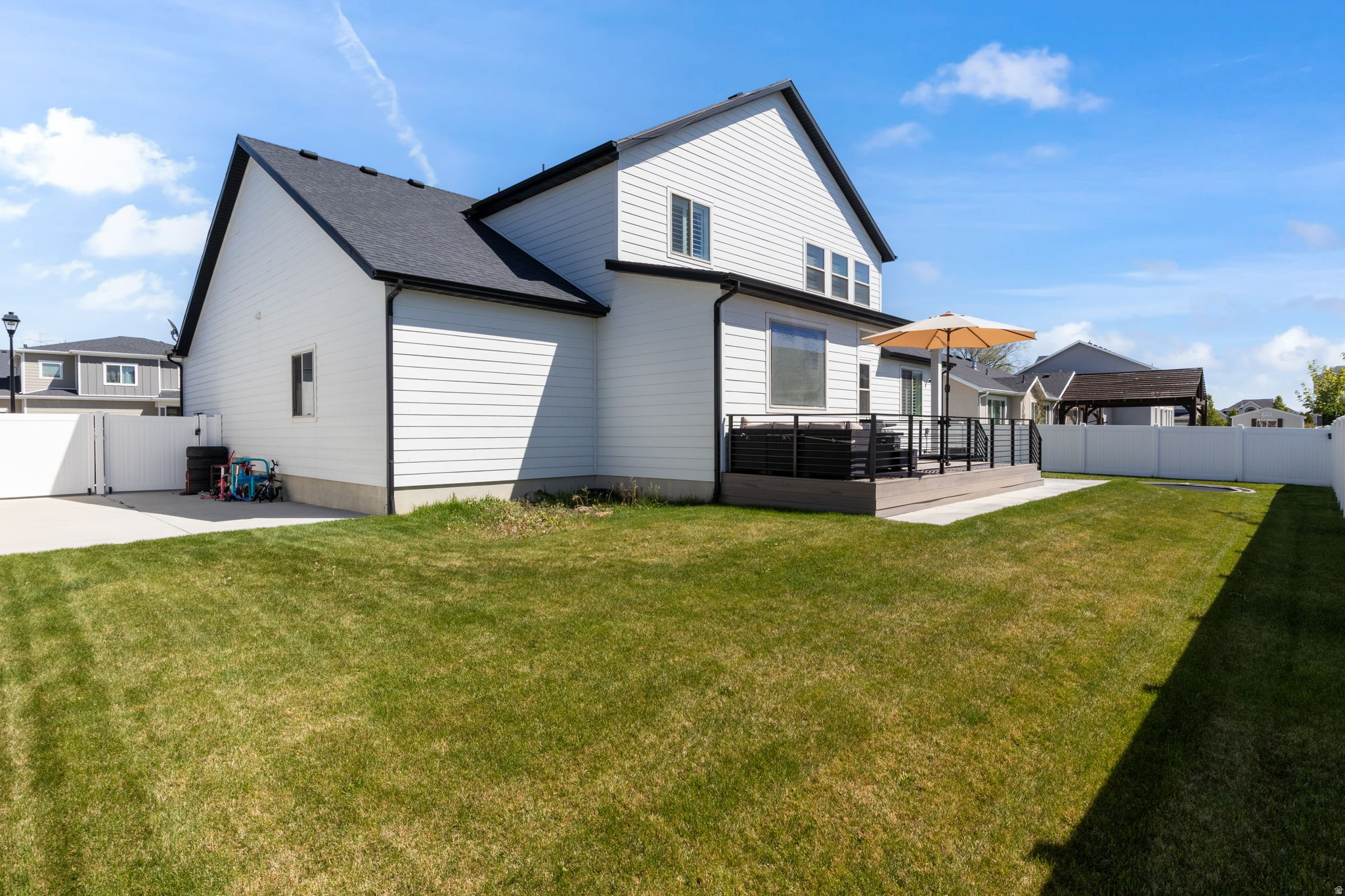 DAPPLE GRAY TRAILS - Residential